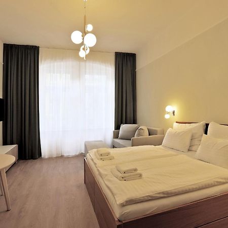 Hotel Kavalir Karlovy Vary Bagian luar foto