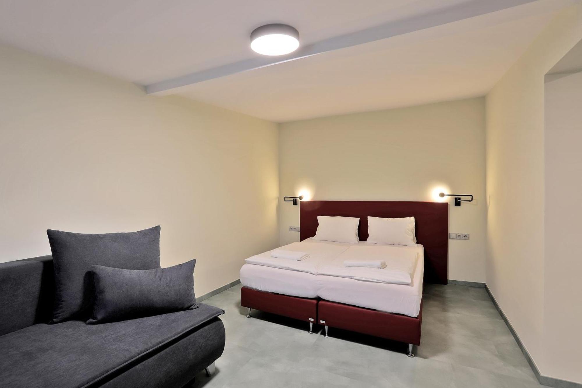 Hotel Kavalir Karlovy Vary Bagian luar foto