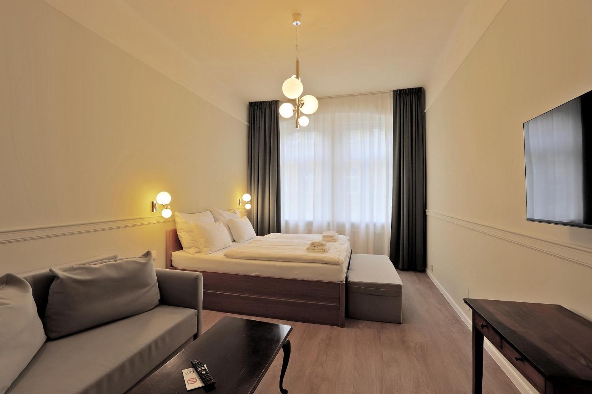 Hotel Kavalir Karlovy Vary Bagian luar foto