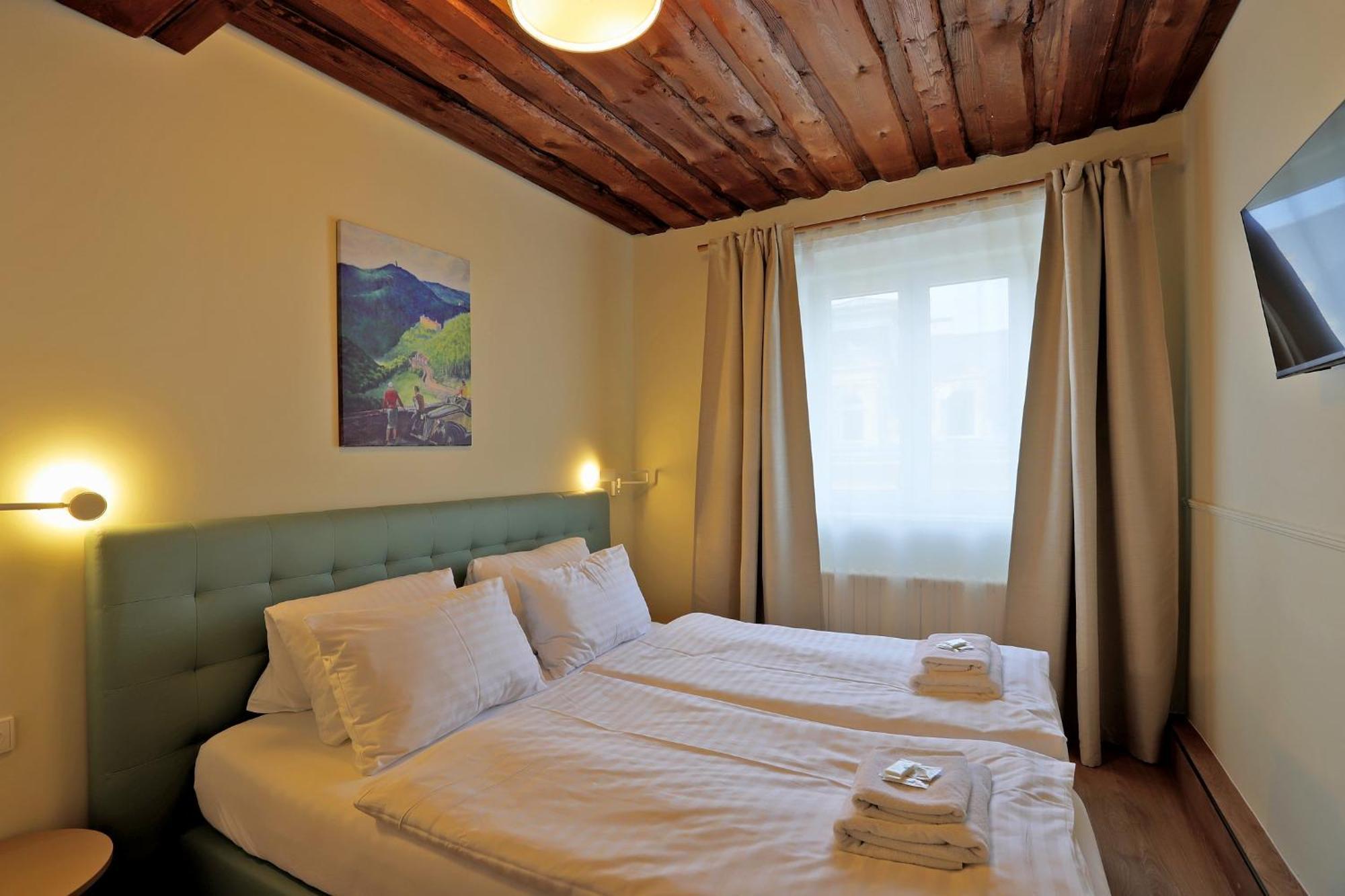 Hotel Kavalir Karlovy Vary Bagian luar foto