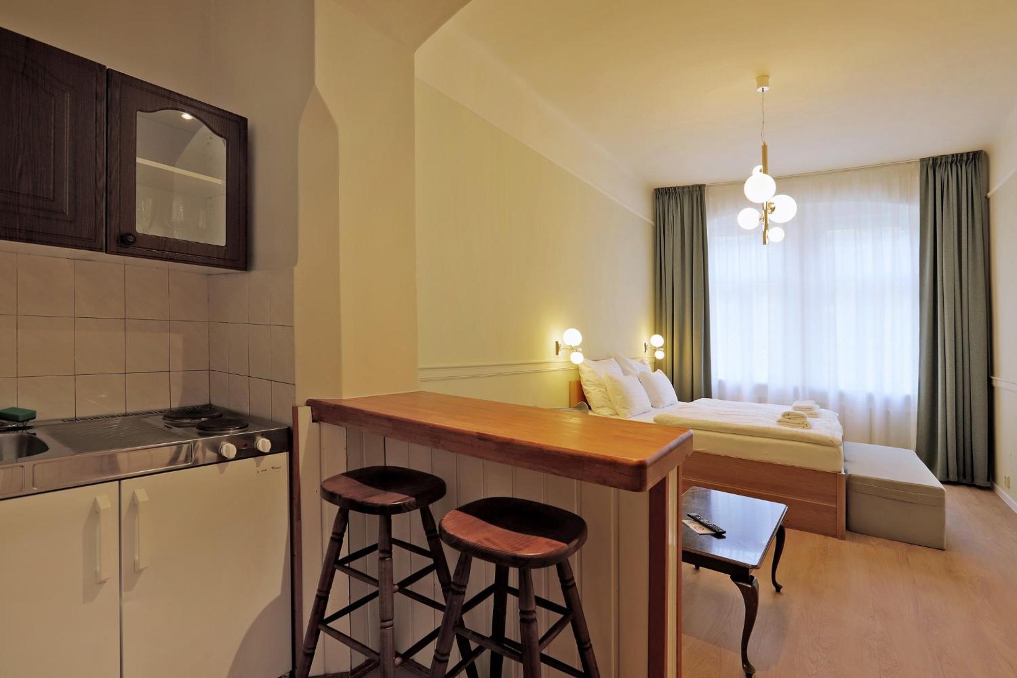 Hotel Kavalir Karlovy Vary Bagian luar foto