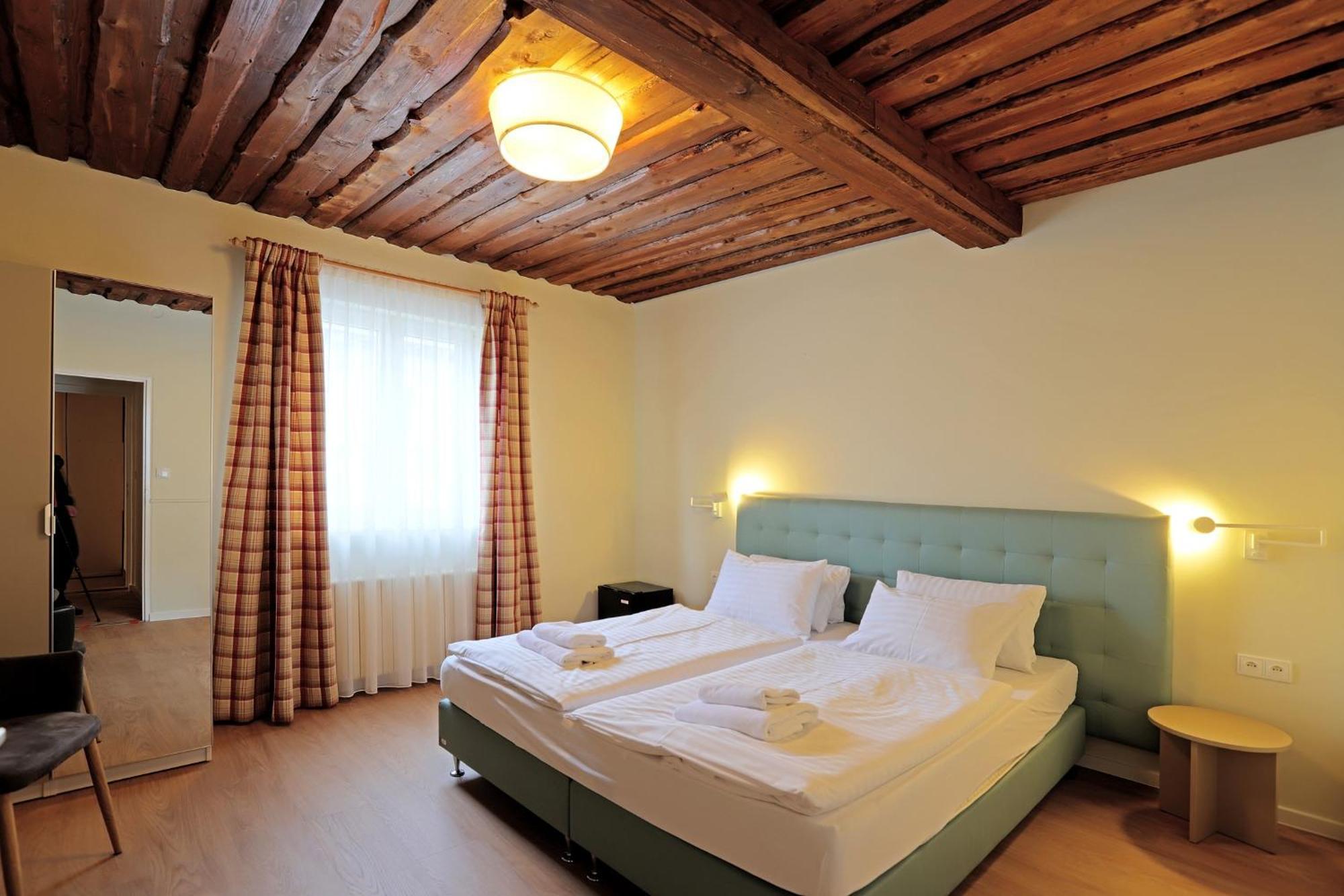 Hotel Kavalir Karlovy Vary Bagian luar foto