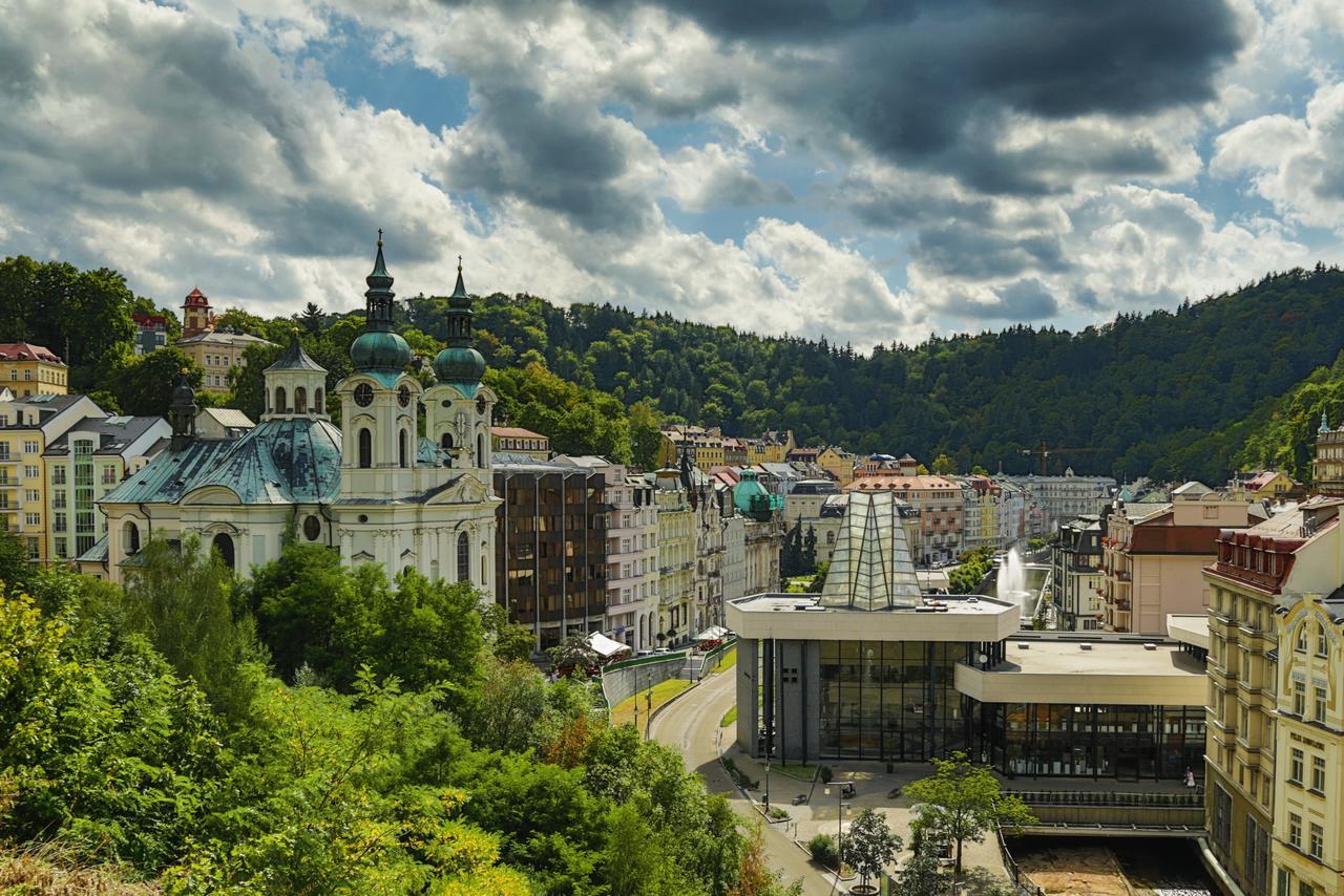 Hotel Kavalir Karlovy Vary Bagian luar foto