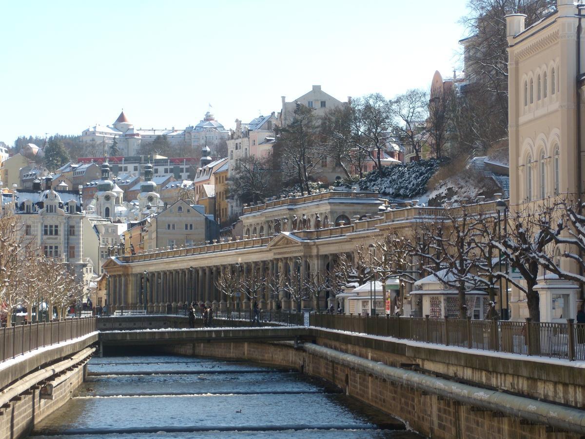 Hotel Kavalir Karlovy Vary Bagian luar foto