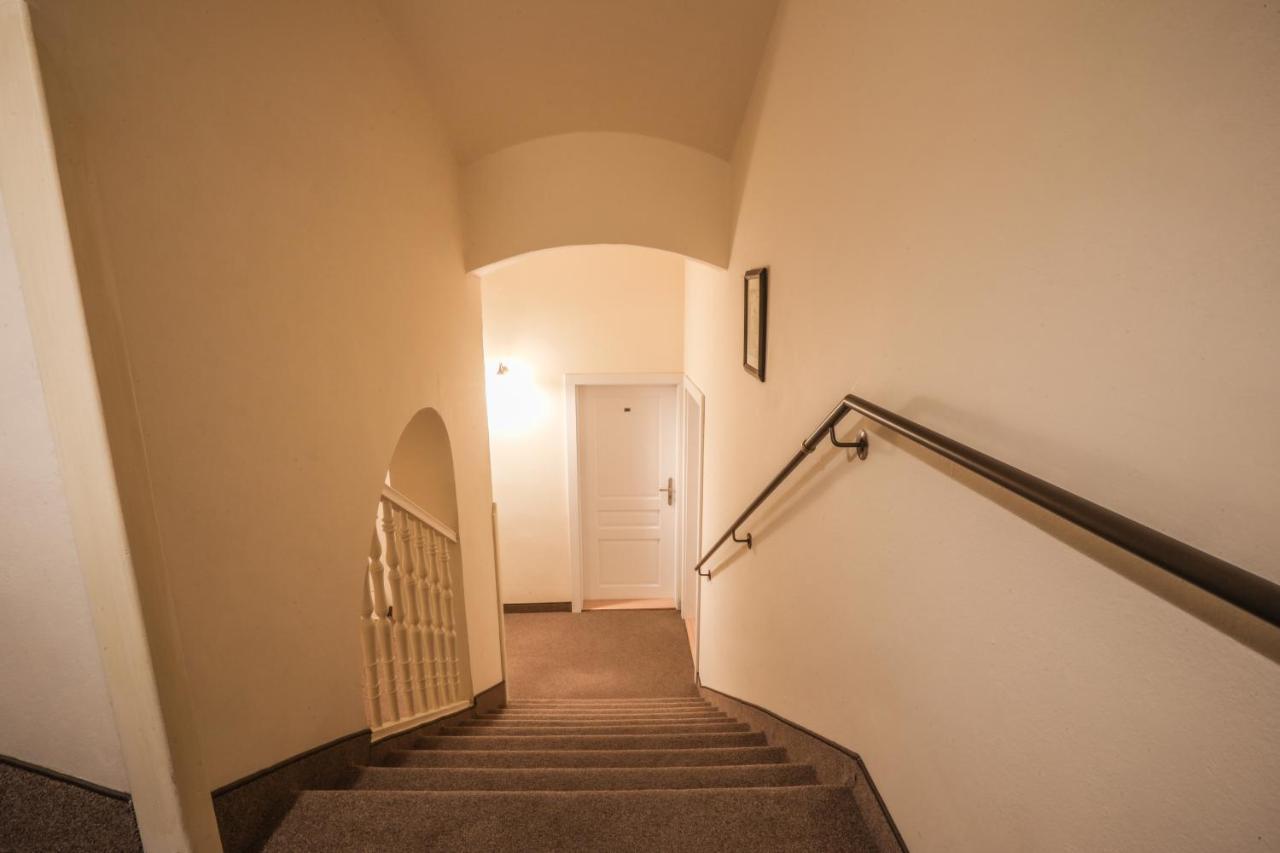 Hotel Kavalir Karlovy Vary Bagian luar foto