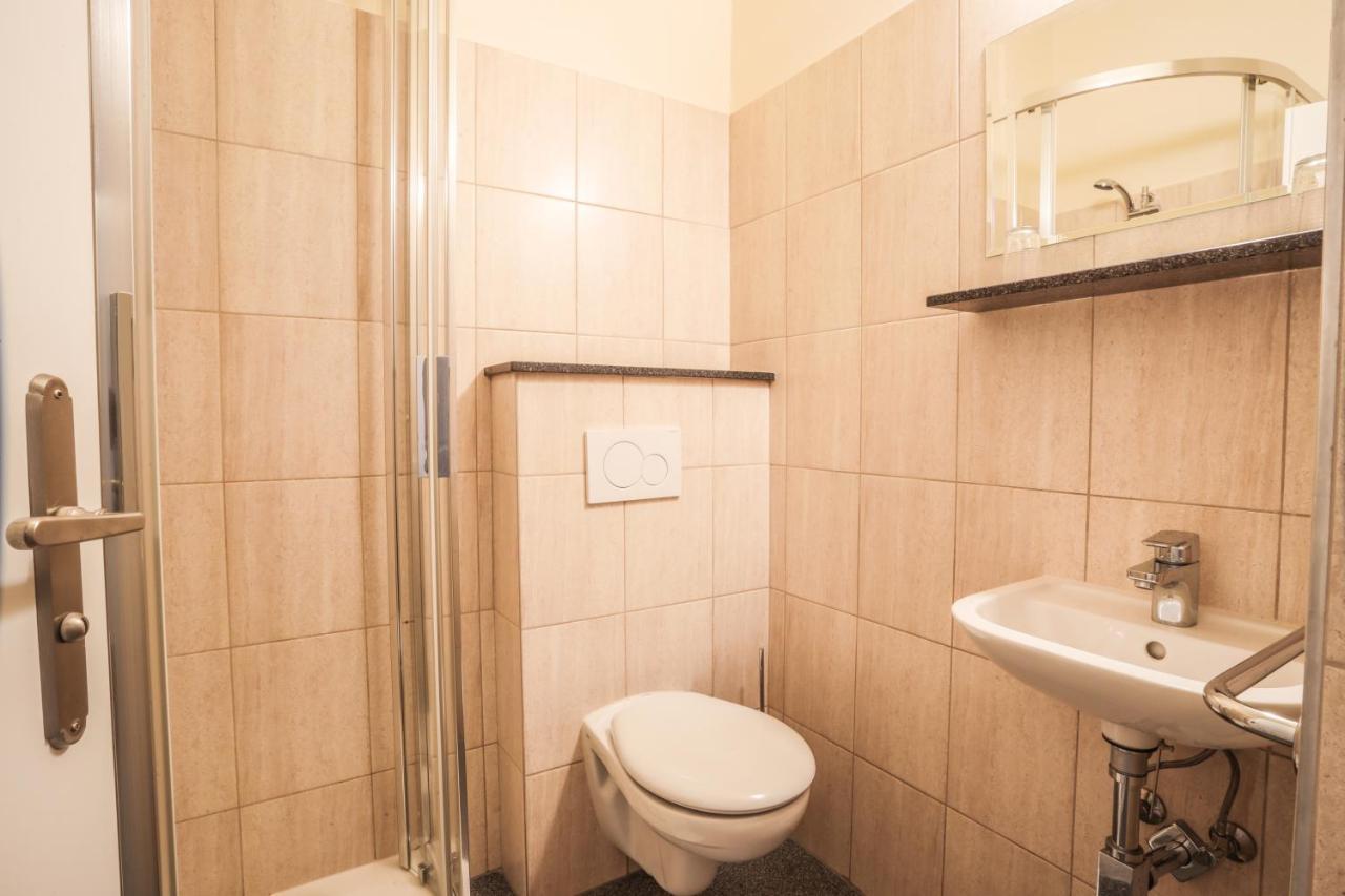 Hotel Kavalir Karlovy Vary Bagian luar foto